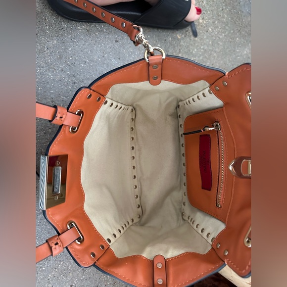 MINI ROCKSTUD GRAINY CALFSKIN BAG - Picture 10 of 15